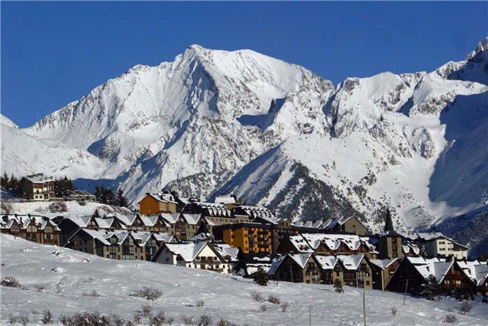 Bajo Con Terraza Y Vistas A Las Montana En Formigal Buitenkant foto